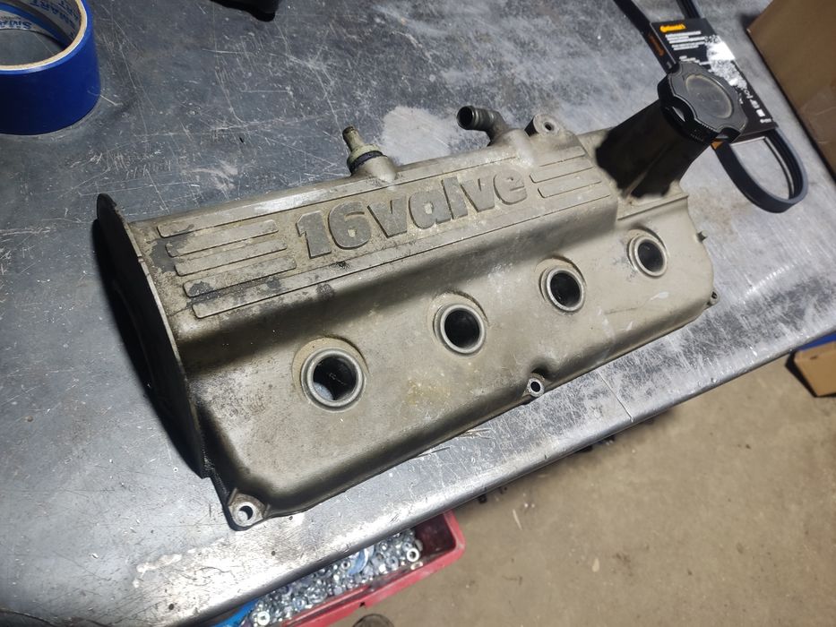 Pokrywa zaworów suzuki vitara 1.6 16v