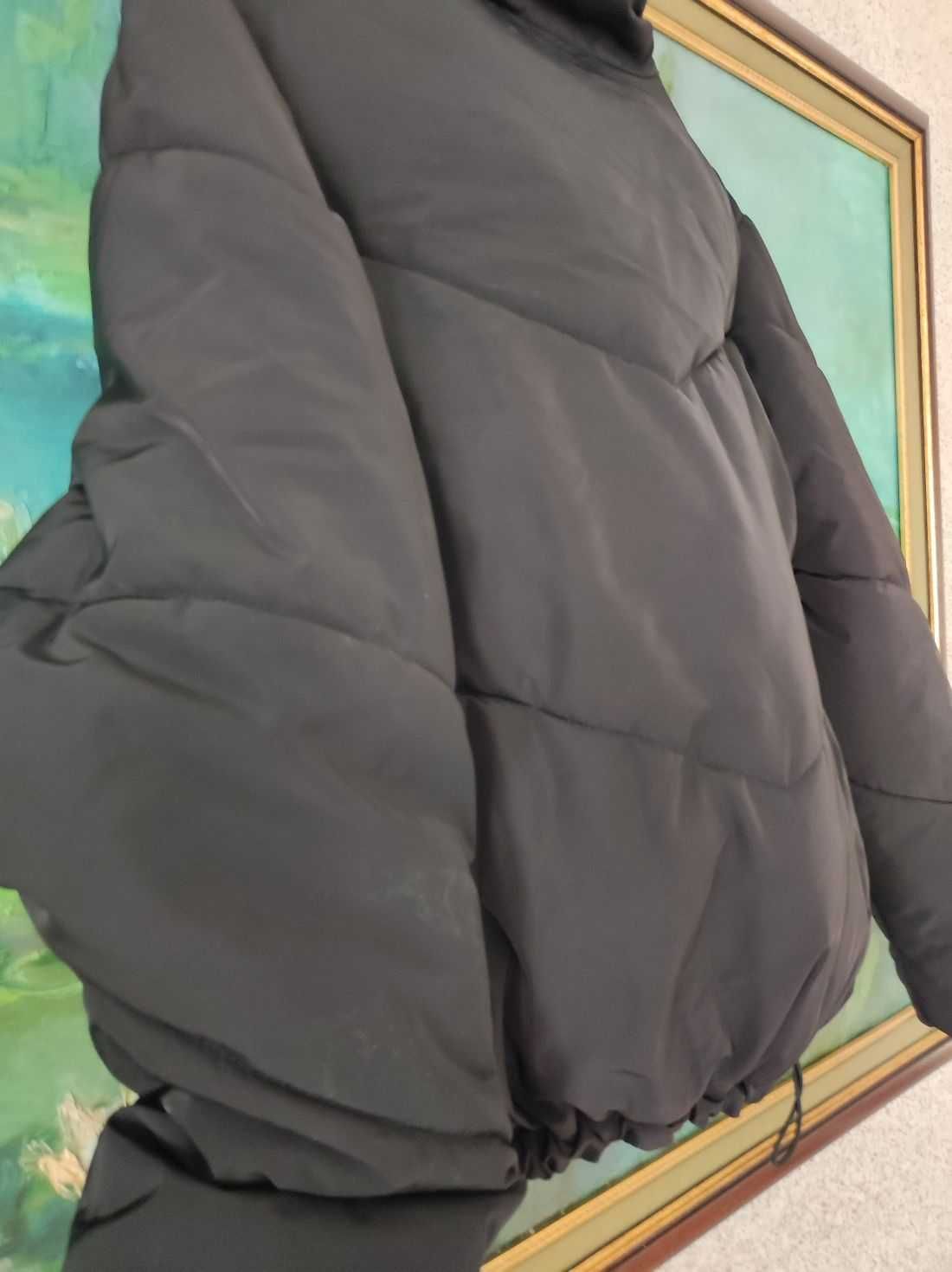 Pudełkowa kurtka puffer H&M przejściówka bomberka divided
