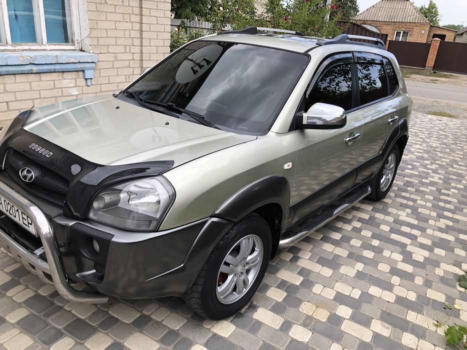 Продам туксон 2.0 газ бенз автомат попний привід