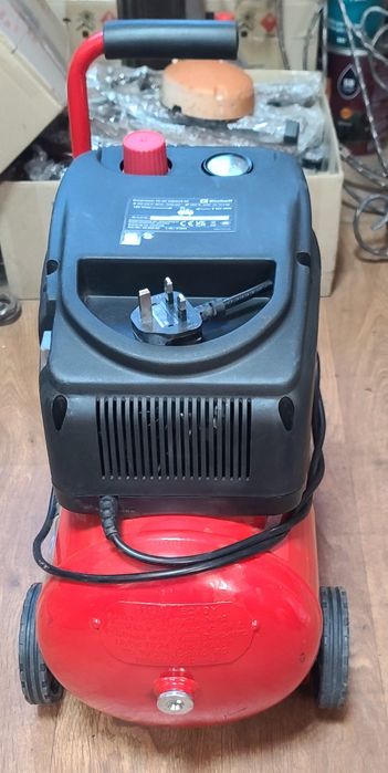 Компресор безмасляний einhell