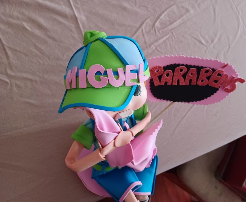 Boneco feito em Eva com nome Miguel