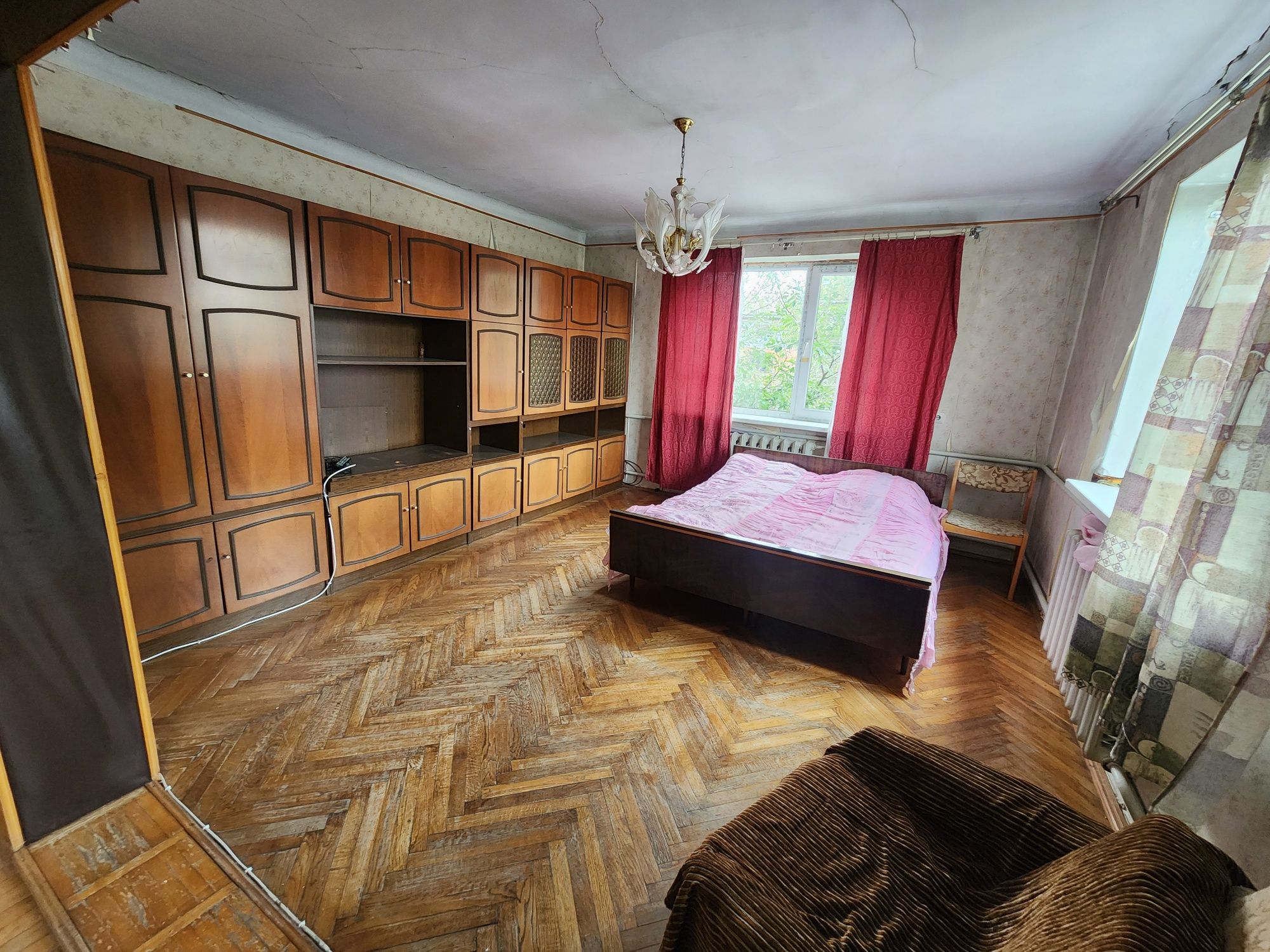 Продам півособняк в місті площа 81м2