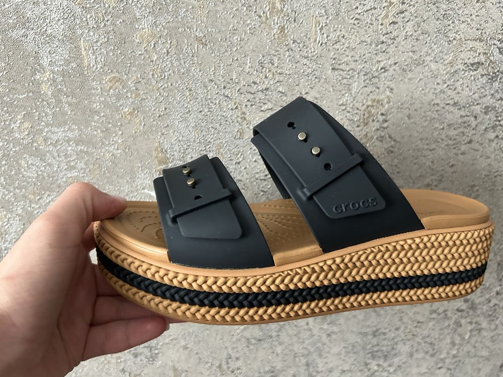 Crocs Brooklyn woven buckle