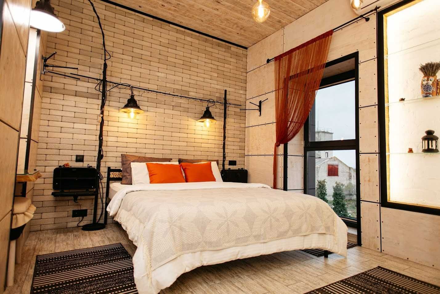 Апартаменти "LOFT' для короткострокової оренди в Сарнах