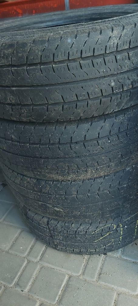 Продам пару б/у автопокрышек "Paxaro" 205/65 R16 C