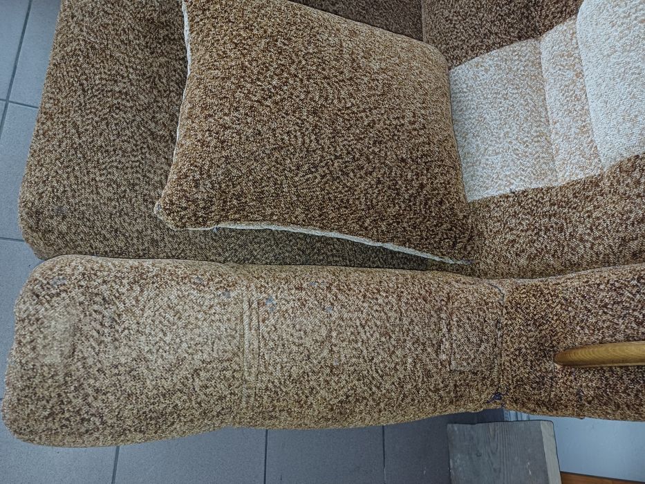 Narożnik 230x270cm + 2 pufy +2 poduszki