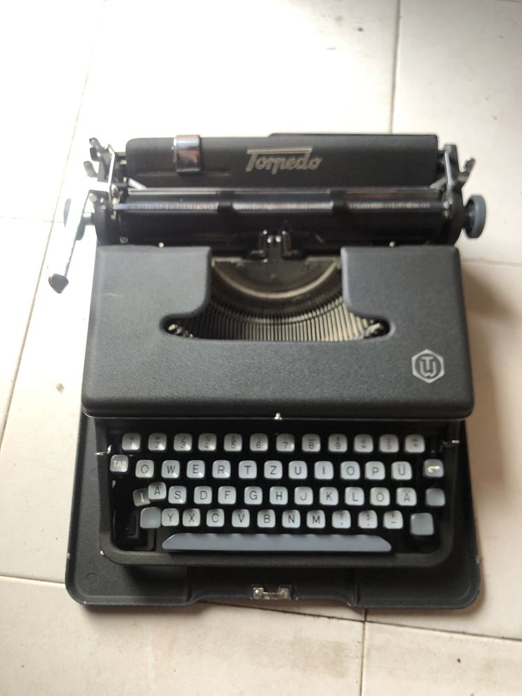 Maquina de escrever antiga para decoraçao