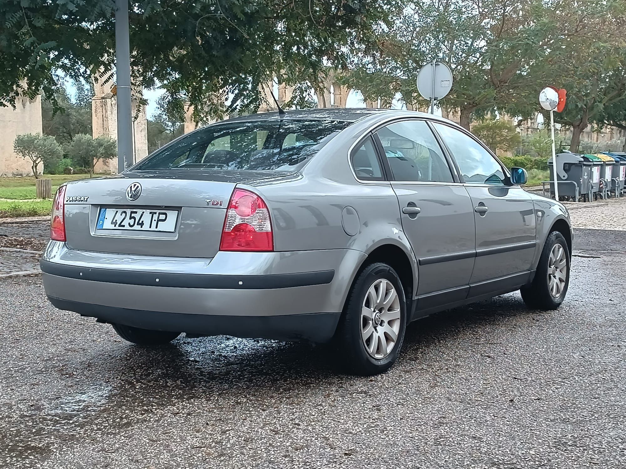 Vw Passat 1.9 tdi 130 cvs Cx M6 ano 2002  com 441 kms