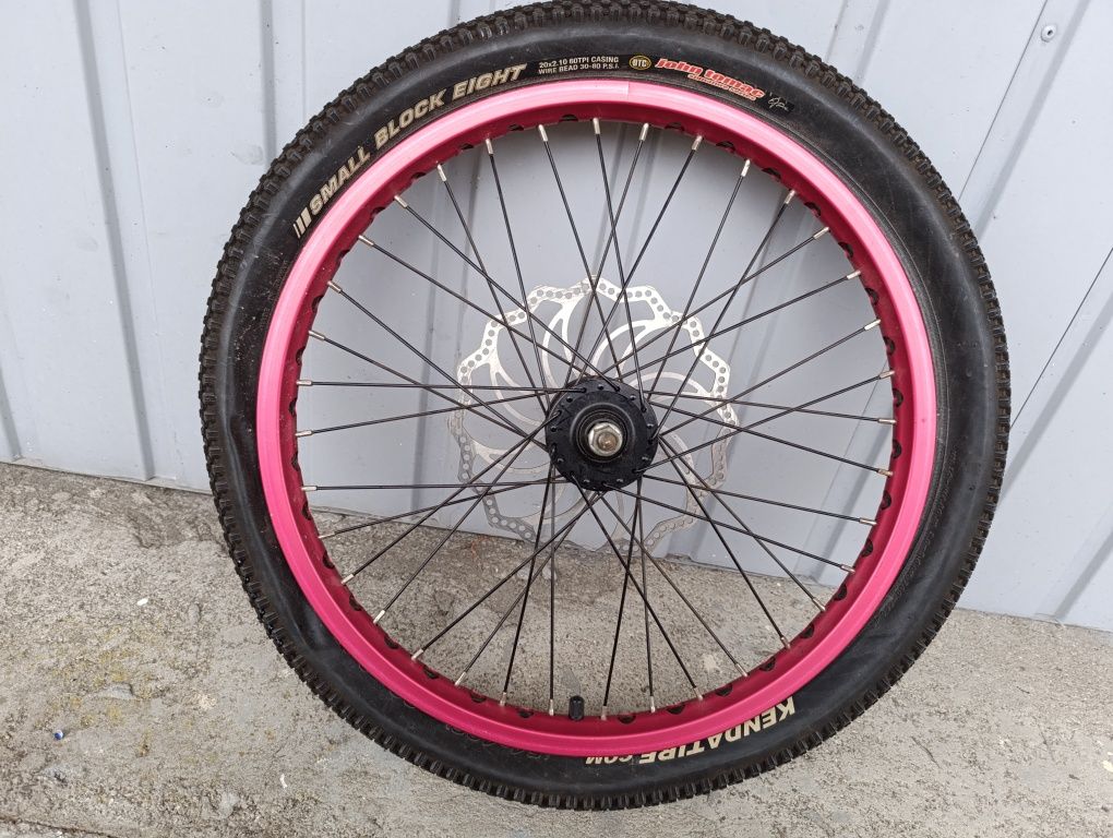 Roda de bicicleta em alumínio e com disco