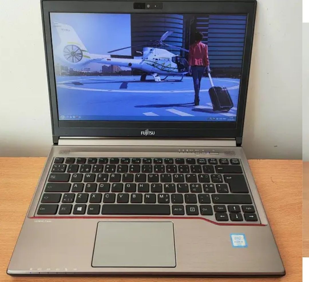 Ноутбук Fujitsu LIFEBOOK E736