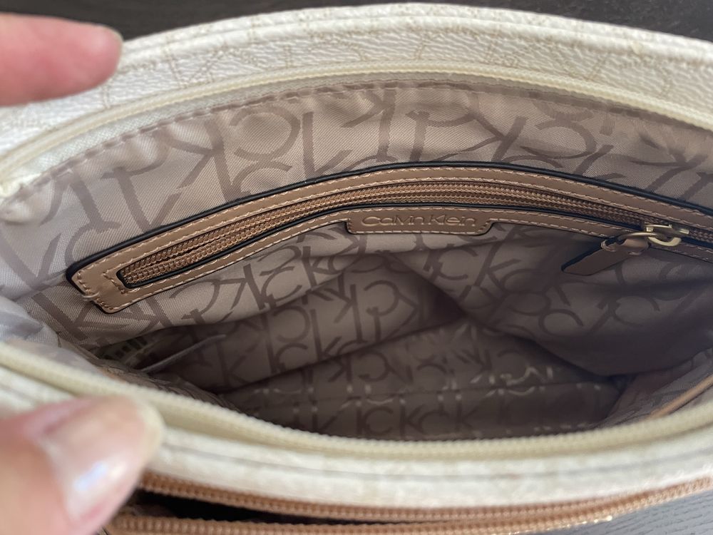 Mala Calvin Klein creme