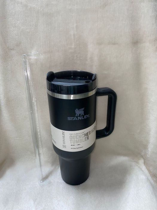 Copo Stanley - Novo com Caixa!
