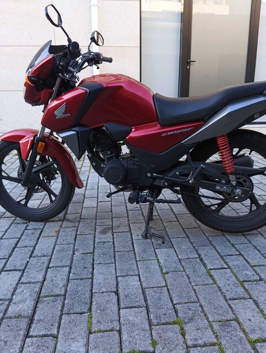 Honda Cb125f impecável