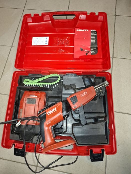 Wkrętarka Hilti SD5000-A22 piła Hilti SCW 22-A