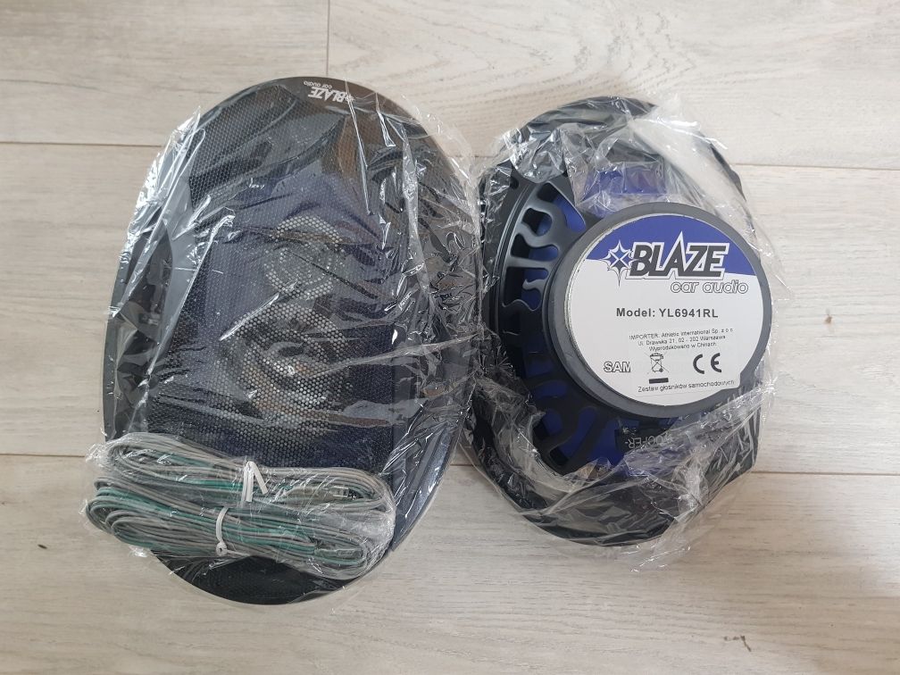 Zestaw głośników samochodpwuch 2x 300w 6x9