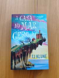 Livro A Casa no Mar Cerúleo - TJ klune