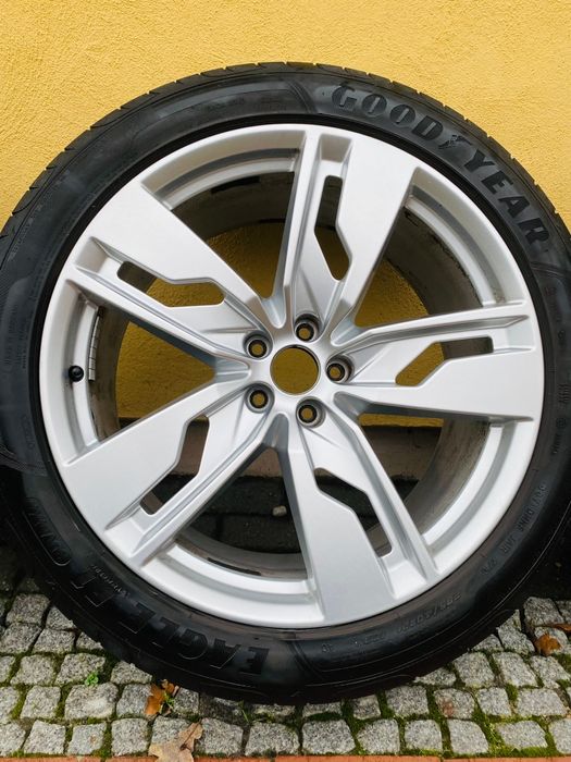 AUDI Q7 Q8/ A7 E-tron 285/40 R21 Continental