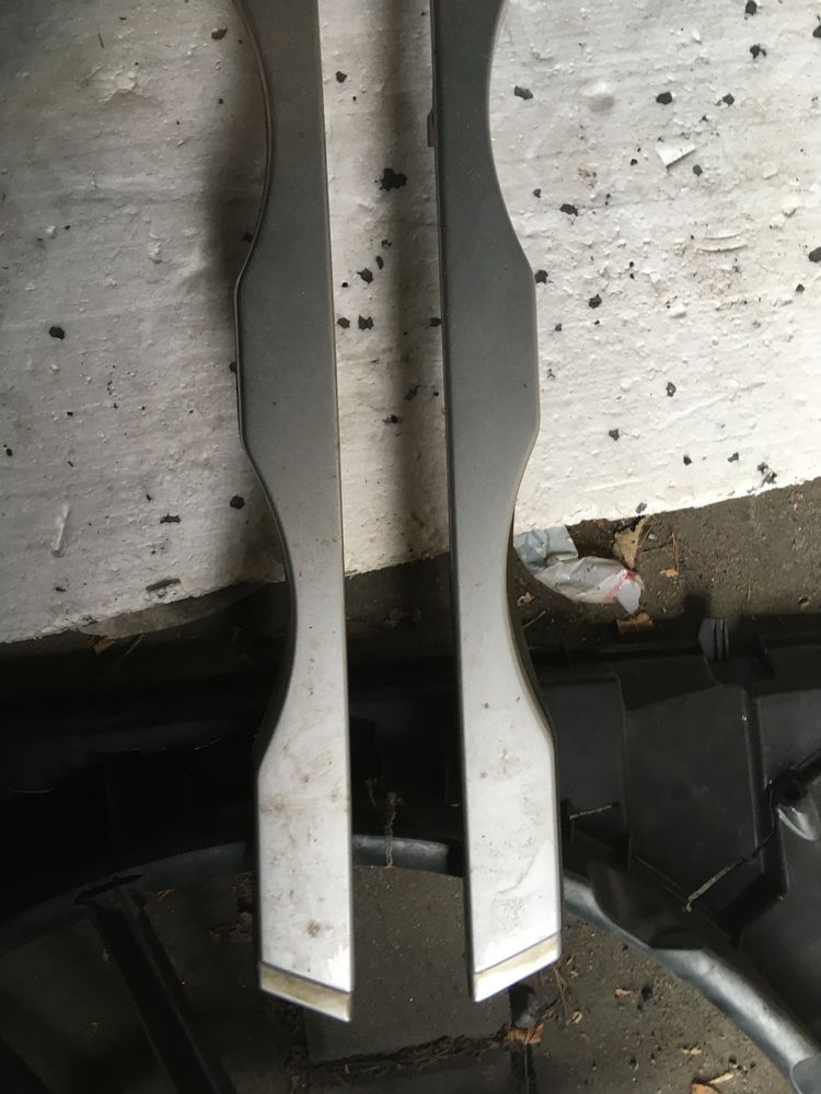 Bmw 3 e46 listwa prawa lewa osłona reflektora lampy przód titan 354