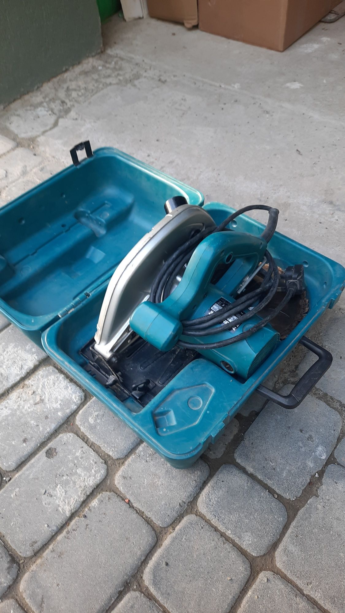 Дискова пила makita 5704R