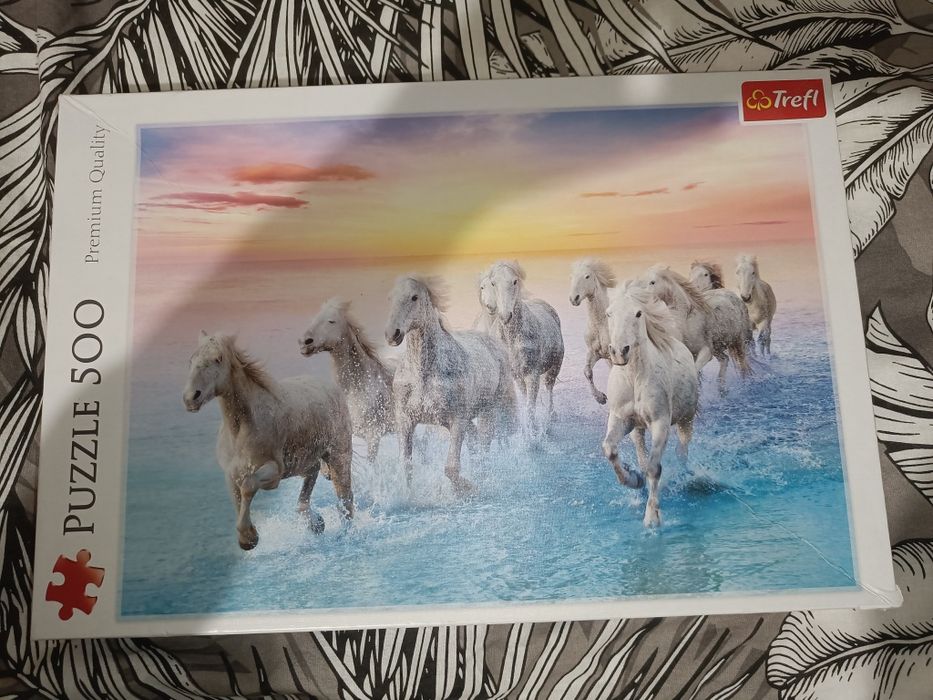 Puzzle 500 Białe konie w galopie TREFL
