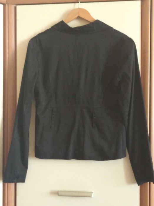 Czarny cienki żakiet