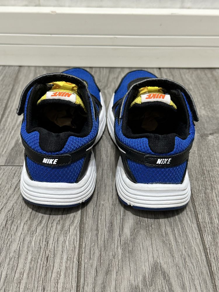Кросівки Nike, розмір 28