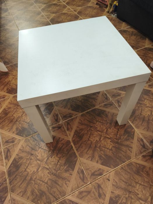 Mesa de apoio em bom estado