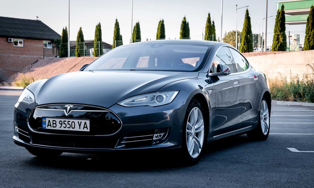 Продам Tesla Model S