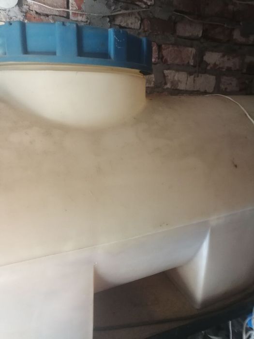 Ємність пластмасова 250л