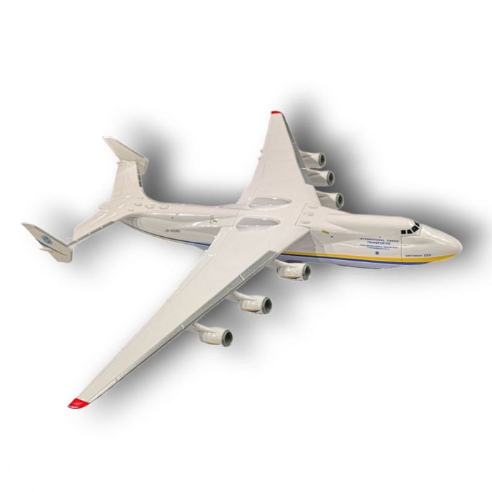 Деталізована модель літака гіганта Мрія Ан - 225,масштаб 1:200