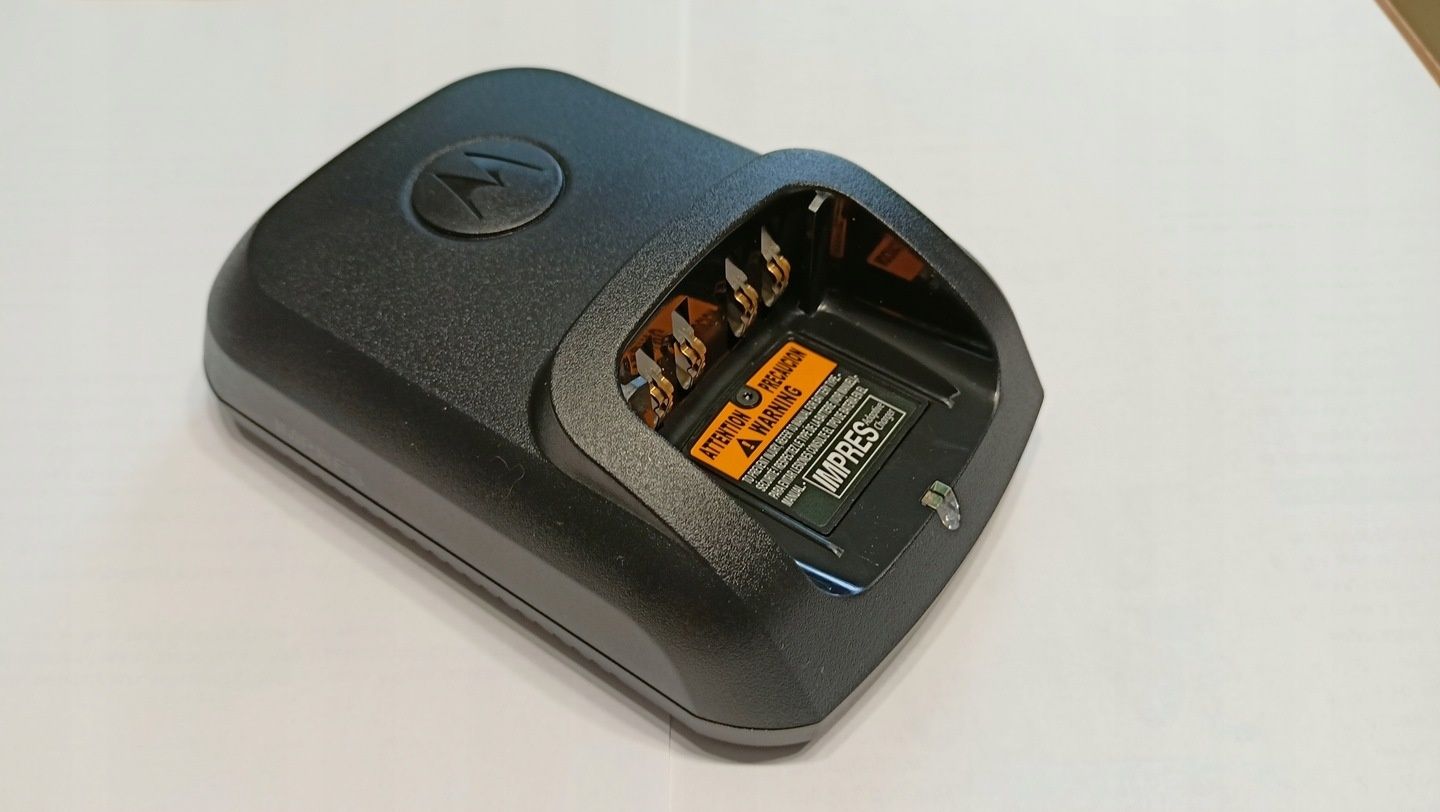 Зарядка  для цифрової радіостанції motorola DP4400е