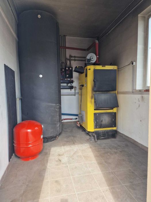 Продаж СТО та двоповерхового приміщення під магазин,офіс,виробництво.