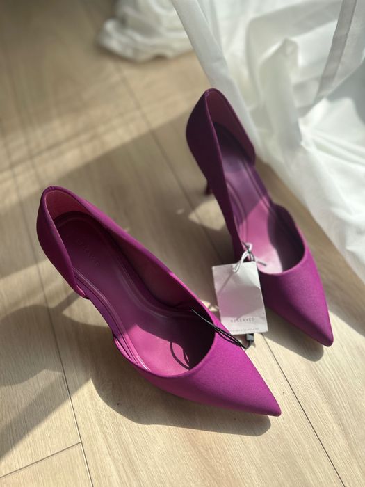 Nowe buty na obcasie Reserved 37