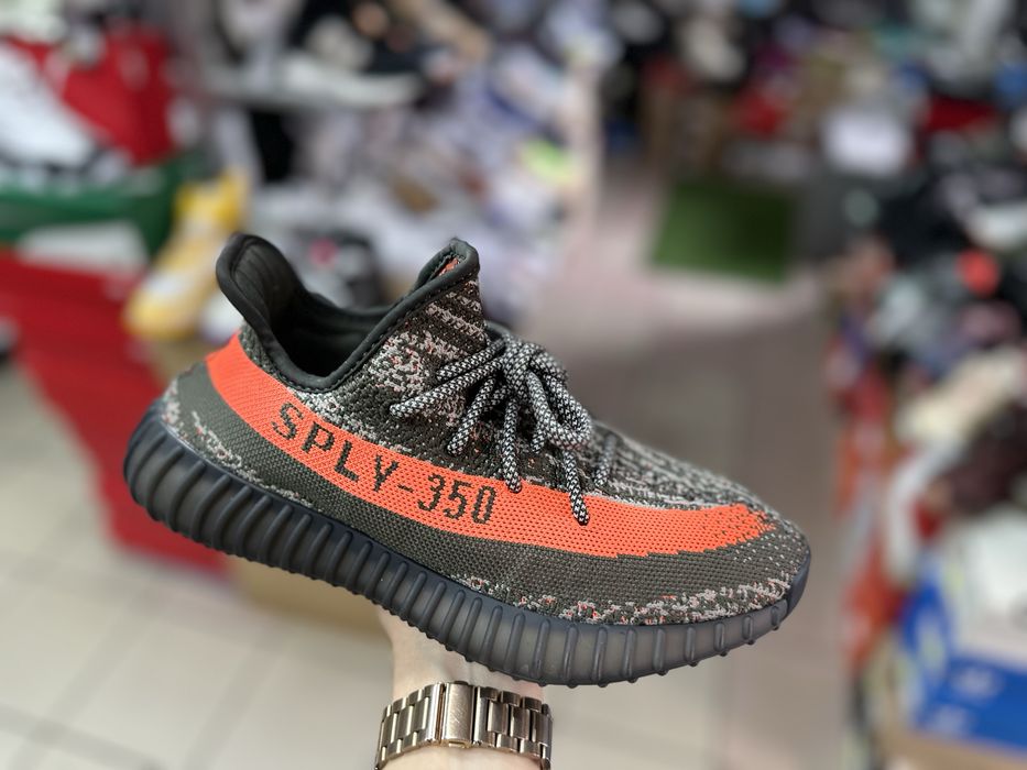 Кросівки Adidas Yeezy 350 V2 ( РОЗМІР 39 1/3 , 38 )