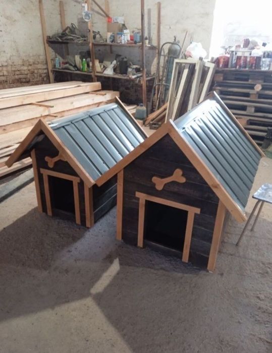 Будка для собак та котів