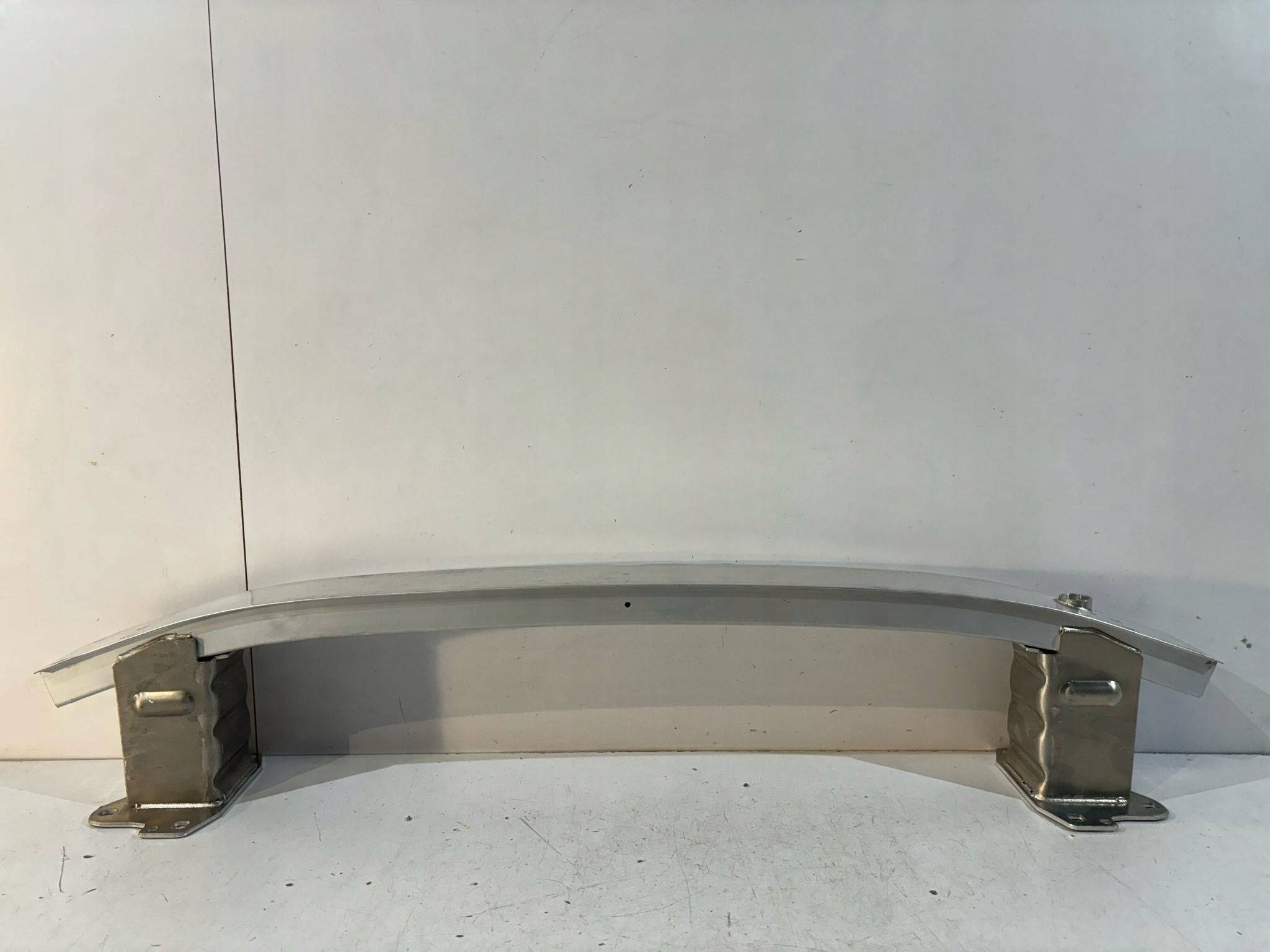 Audi A8 / S8 D4 4H0 belka zderzaka przód - 17213