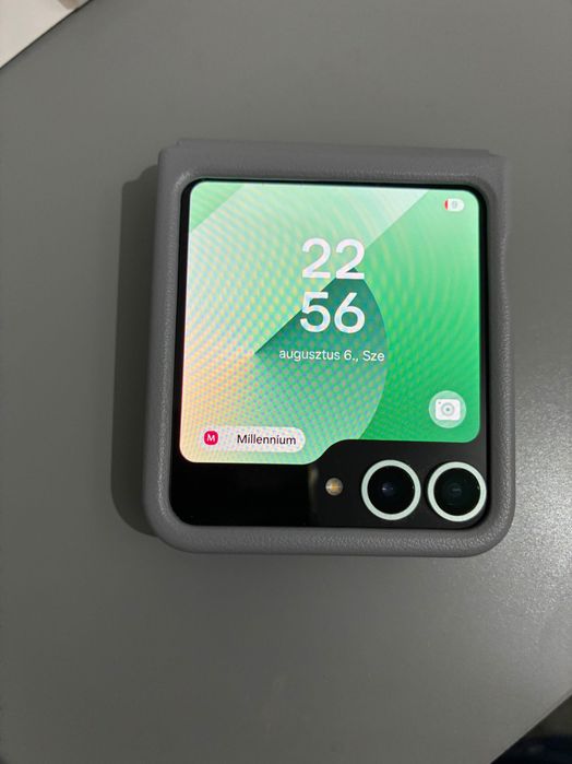 Prawie nowy Samsung Galaxy Z Flip6