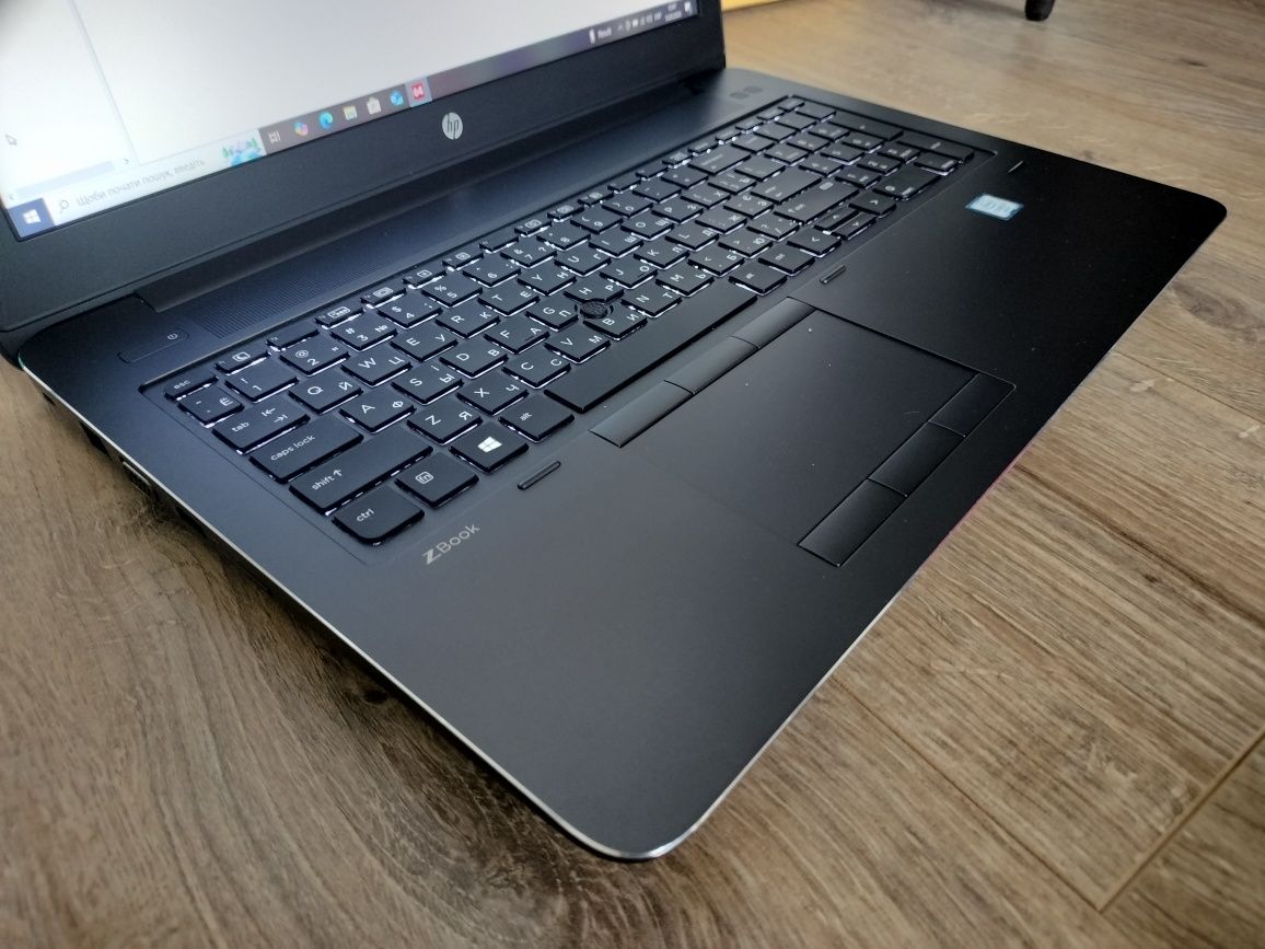 Графічний HP ZBook 15 G3, i7-6700HQ, 8Gb DDR4, 256Gb NVMe, W5170 2Gb