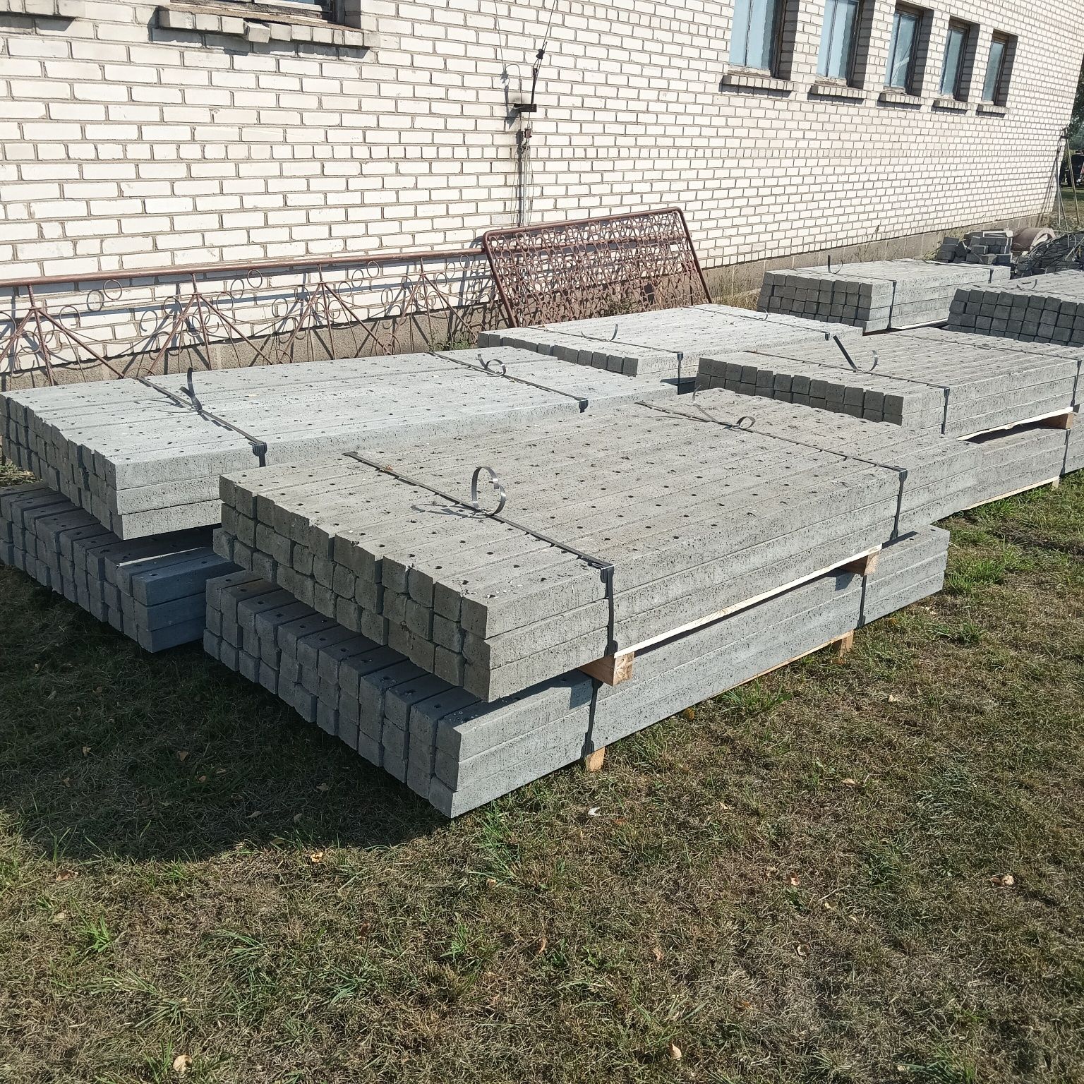 Słupek betonowy - różne rodzaje