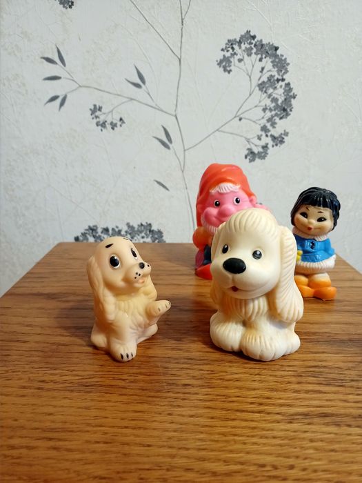 Игрушки времён СССР.