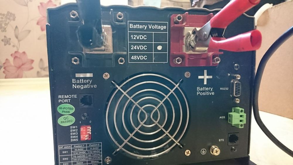 Трансформаторний Інвертор з зарядкою 3Квт 24вольт MUST EP30-3024 PRO