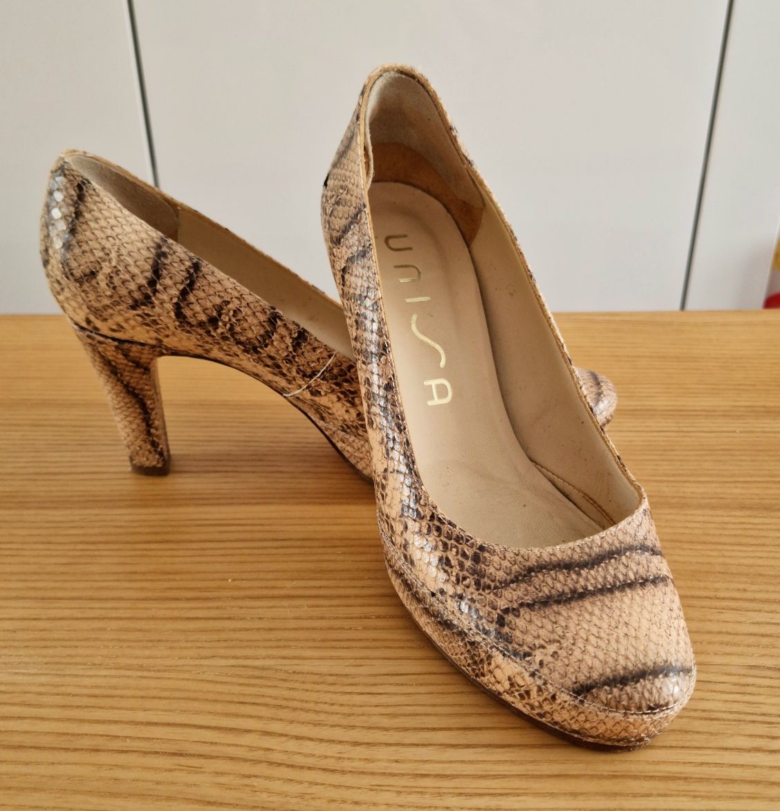 Buty damskie na obcasie