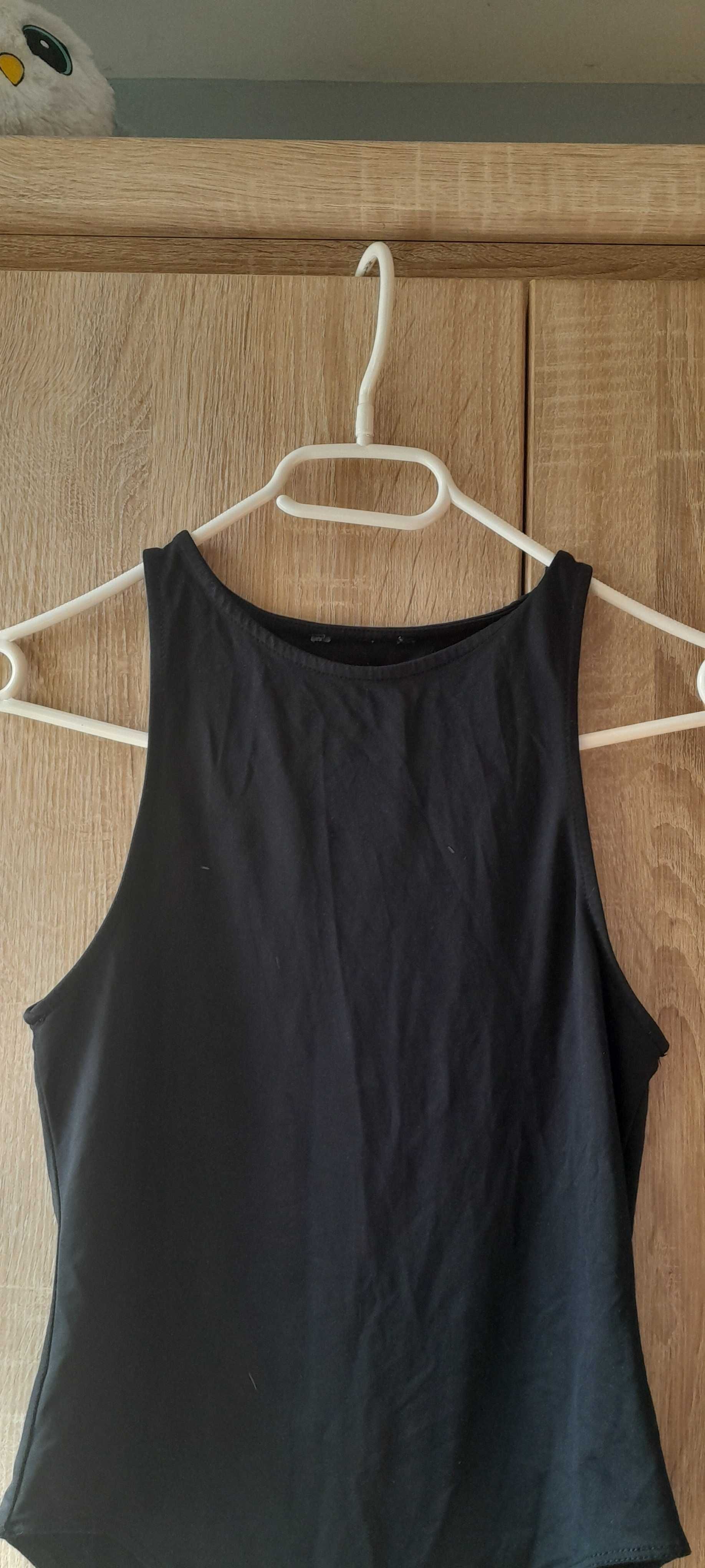 czarne body zatrzaski dekolt halter dopasowane