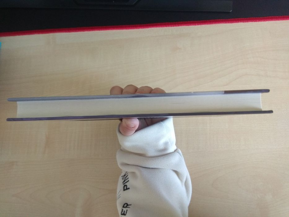 Нова книга. Сара Дж. Маас. Двір холоду і зоряного сяйва