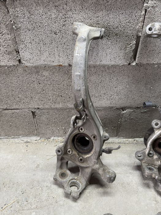 Цапфа, повороткий кулак Ауді а6 с5, а4 б6, а4 б7, а6 с6, а8 д3,а6 с7