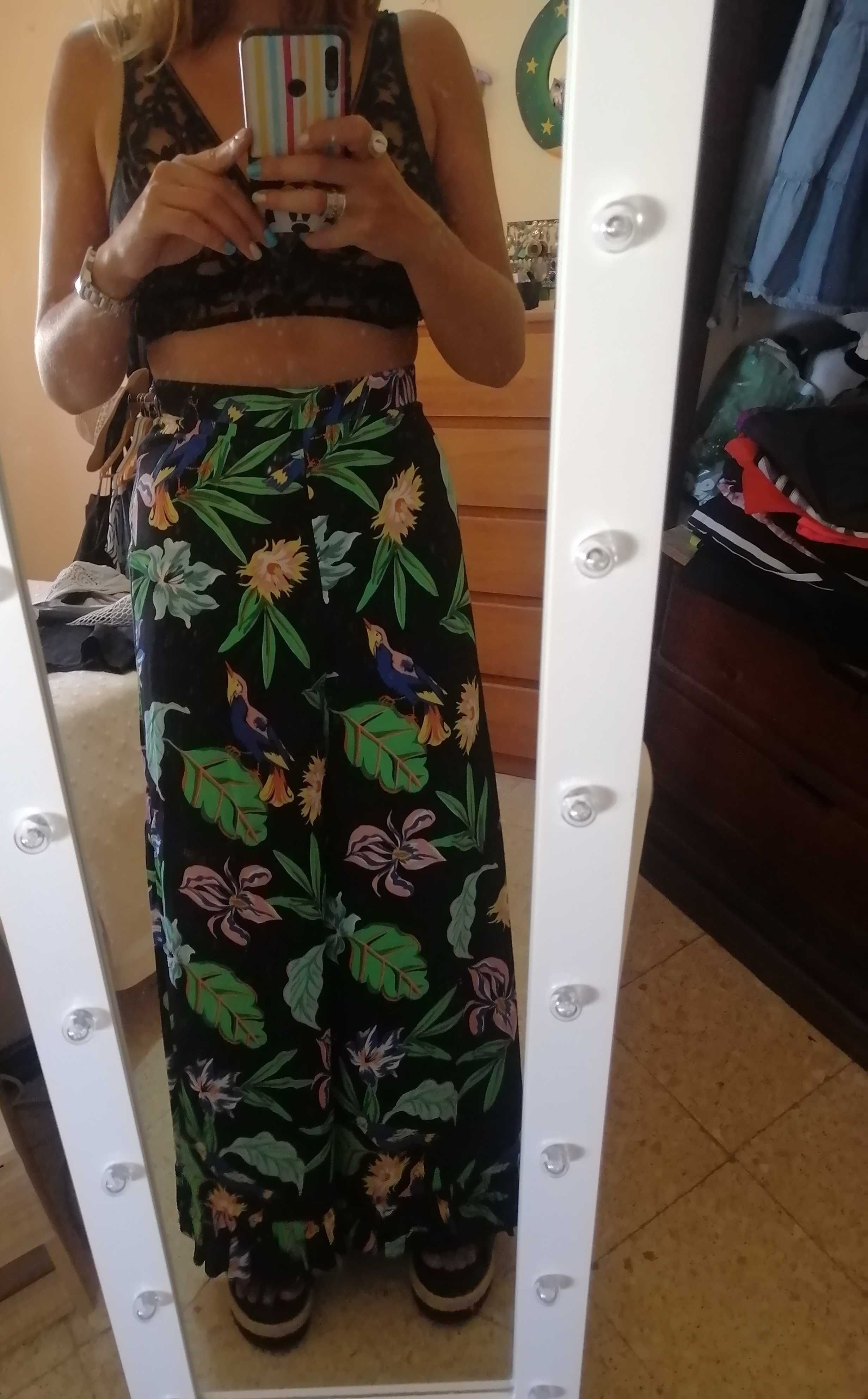 Pantalonas tropicais zara