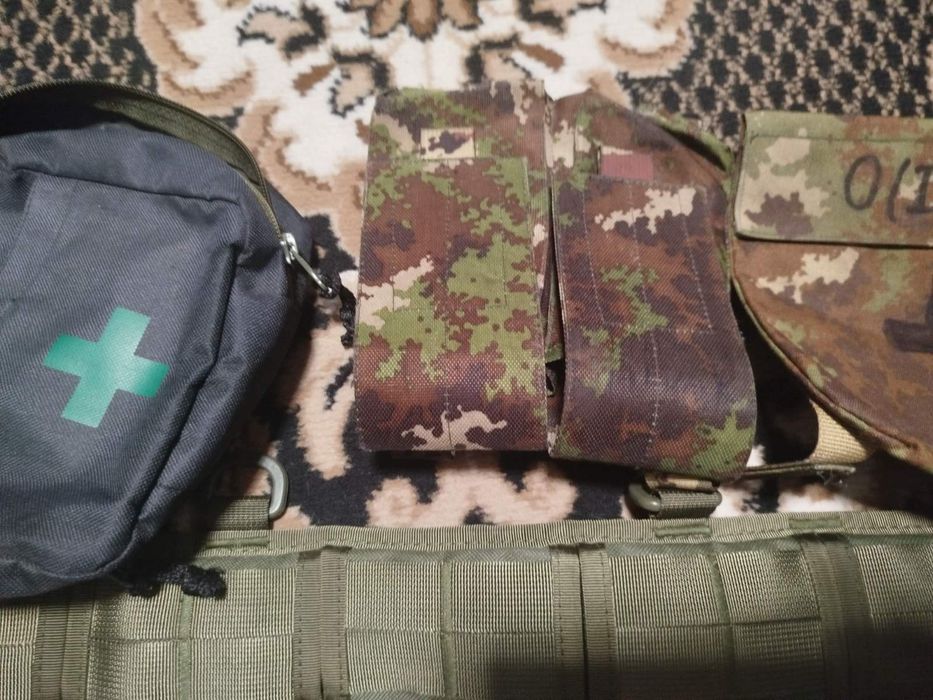 Розгрузочний ремінь з трьома підсумками