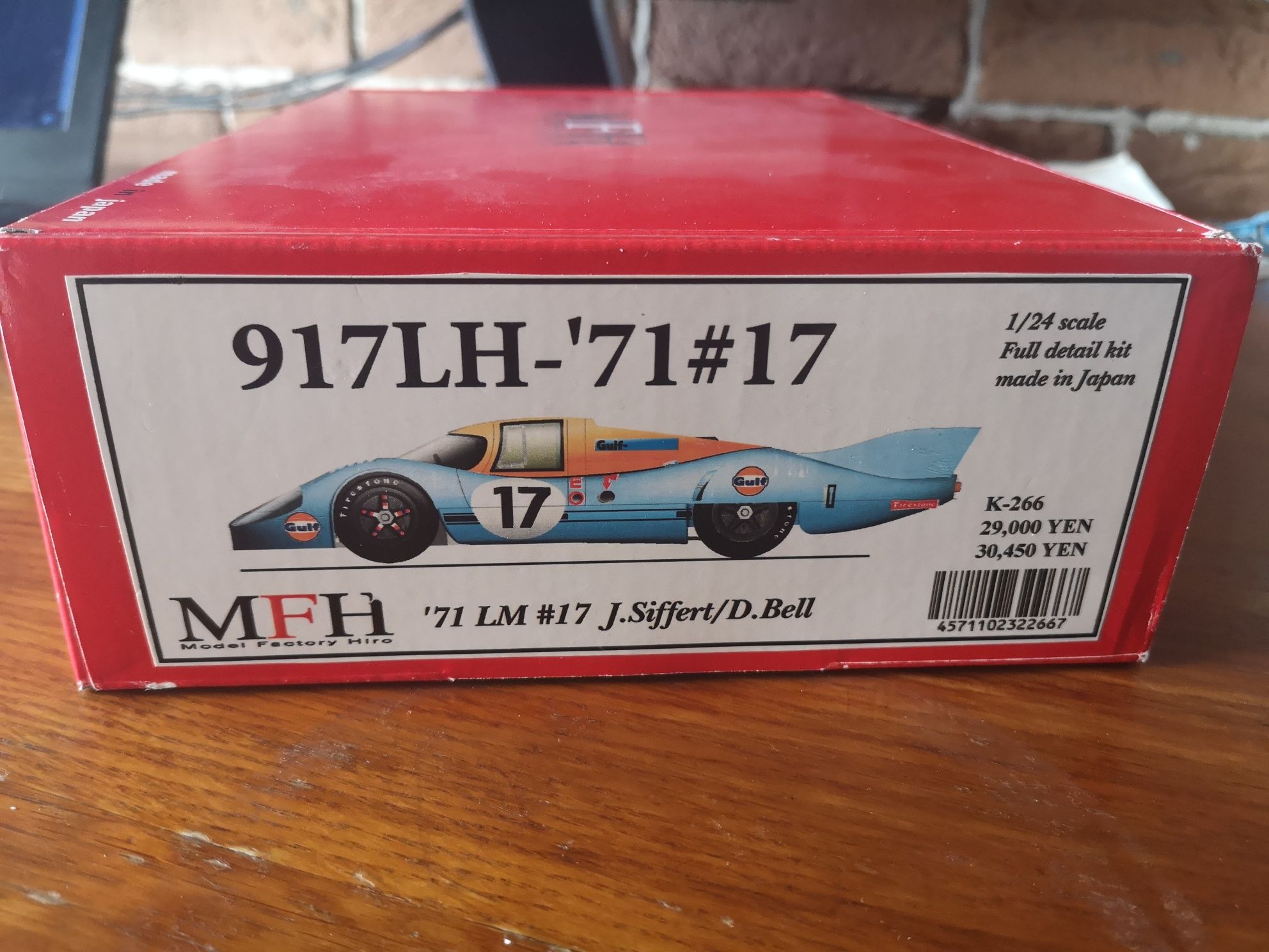 Збірна модель 1/24 Porsche 917 від Model factory Hiro