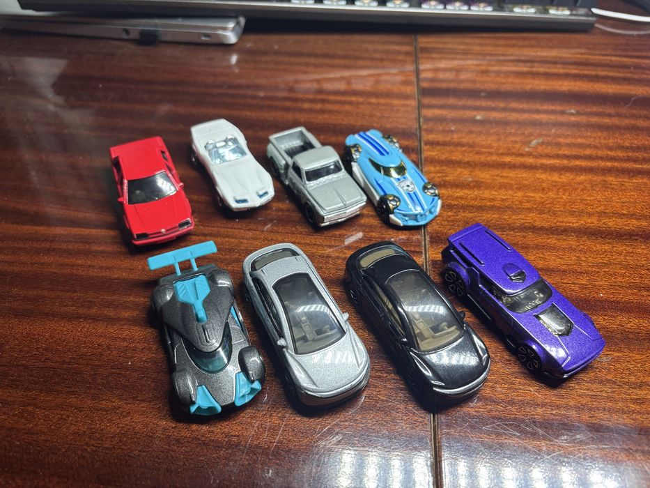 Hot wheels  th.
