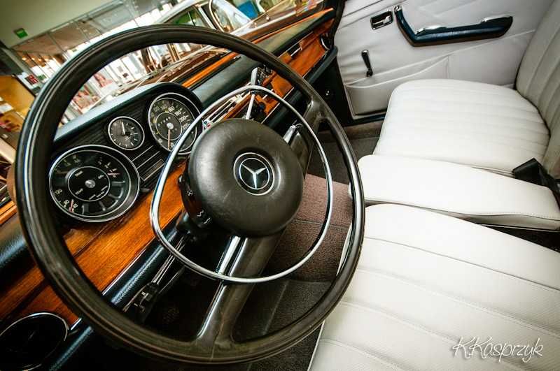 Auto samochód do ślubu zabytkowy Mercedes retro